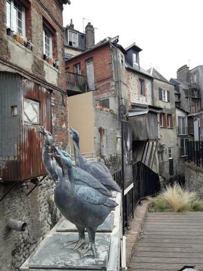La Fleur D Honfleur Avec Son Parkingアパートメント エクステリア 写真